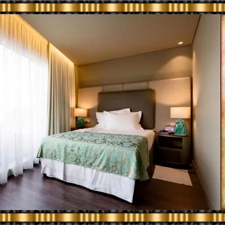 Jaguar - Airport To And Center And Vice-versa Is A Free And Continuous Shuttle Service From 7am To 8pm Hotel Oporto