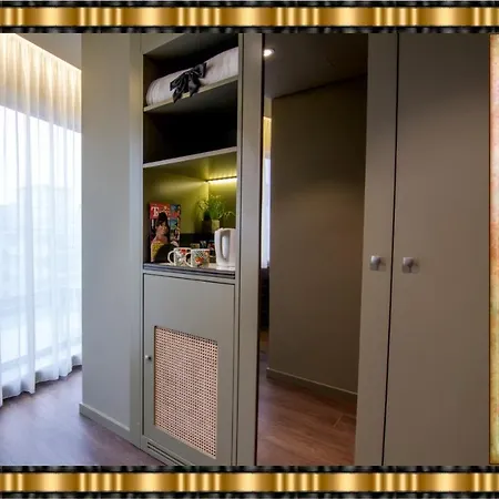 Jaguar - Airport To And Center And Vice-versa Is A Free And Continuous Shuttle Service From 7am To 8pm Hotel 4*